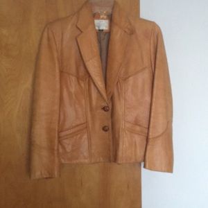 Vintage Women’s leather jacket 11/12